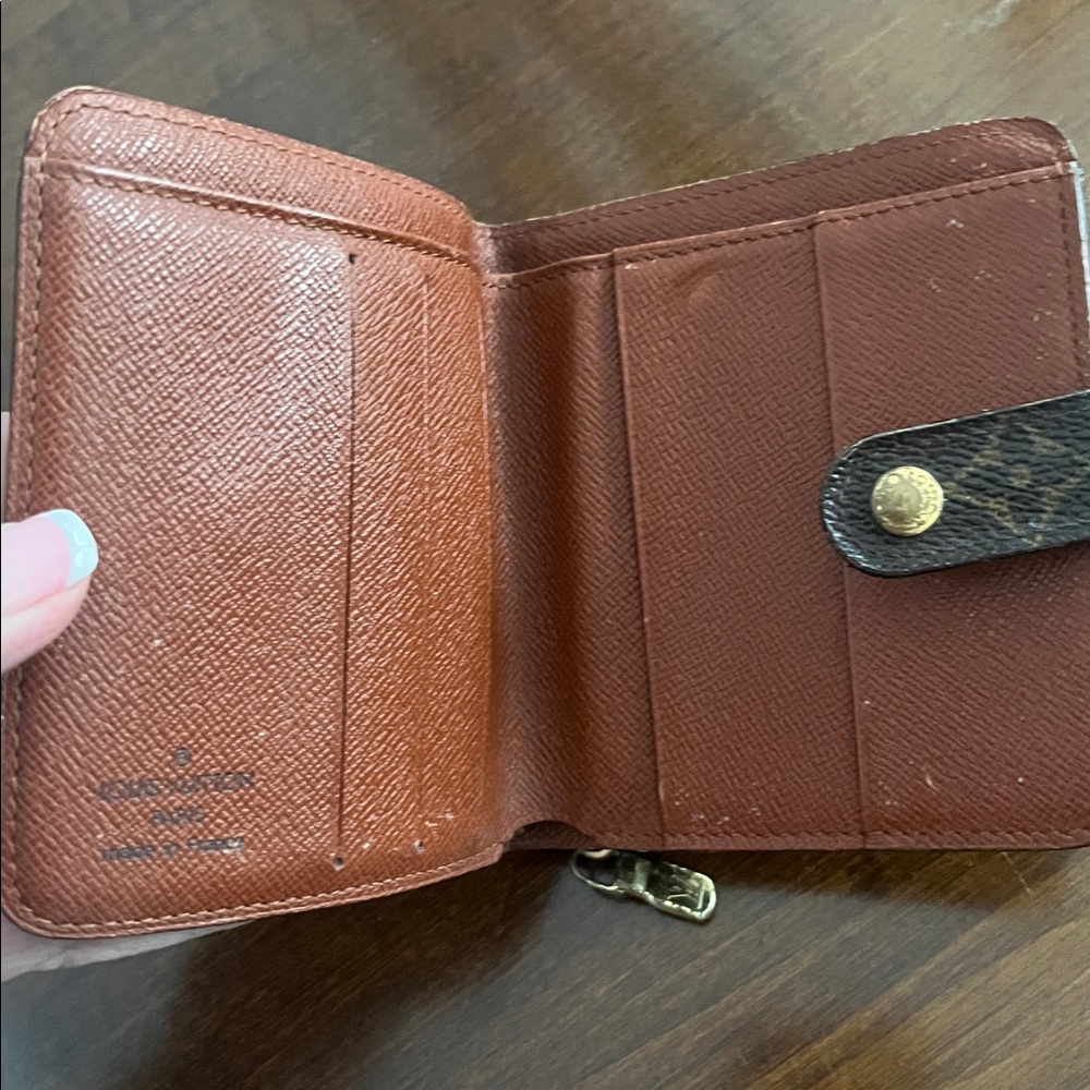 Louis Vuitton Monogram Wallet - Picture 6 of 11